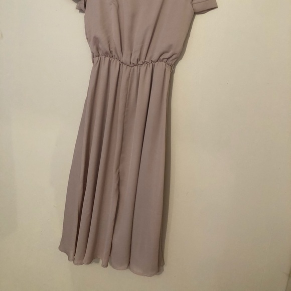 Simple dress - Picture 2 of 5